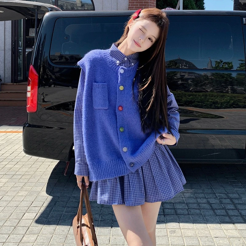 大码女装2025胖mm复古圆领彩色纽扣毛衣马甲+格子衬衫连衣裙套装