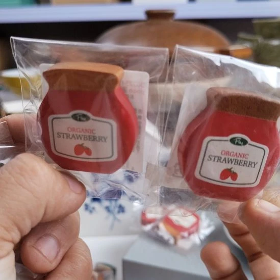 搪瓷C**.一对草莓。。。。。。。。。