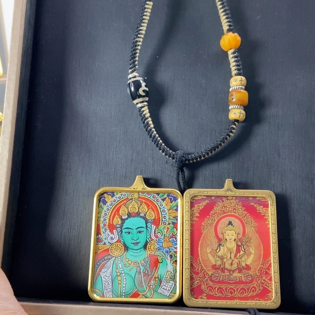 吊坠美丽的唐卡在这里结缘