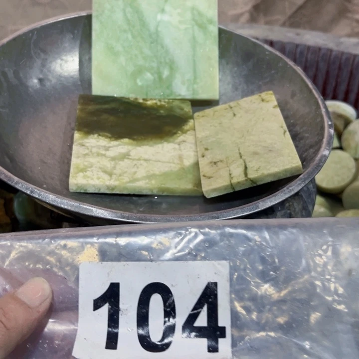 蛇纹石玉未镶嵌珠宝半成品