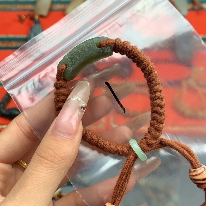 和田玉（糖玉）颈饰未镶嵌