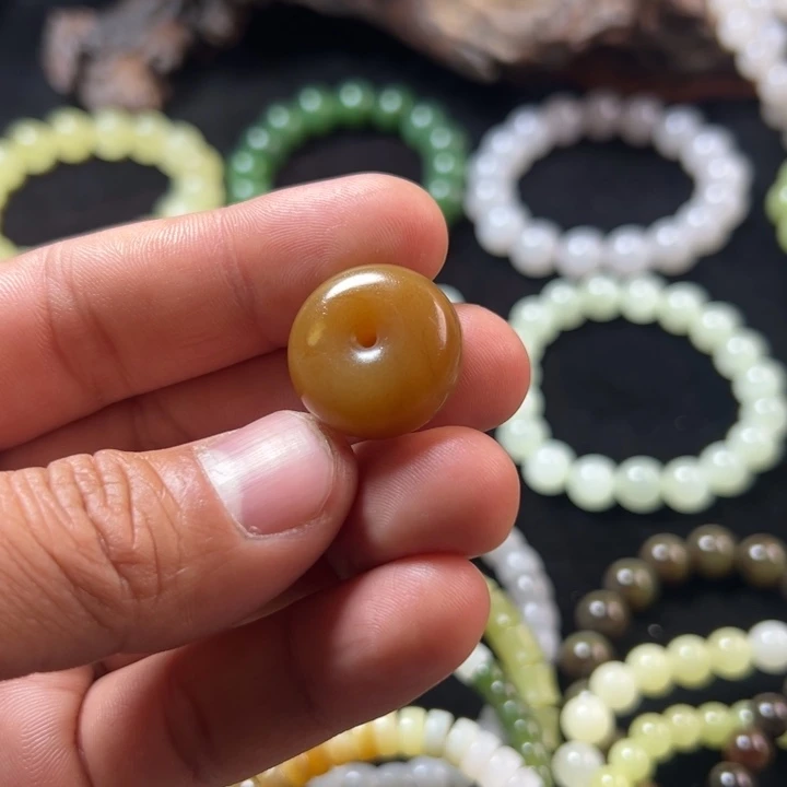 和田玉（糖玉）未镶嵌手链