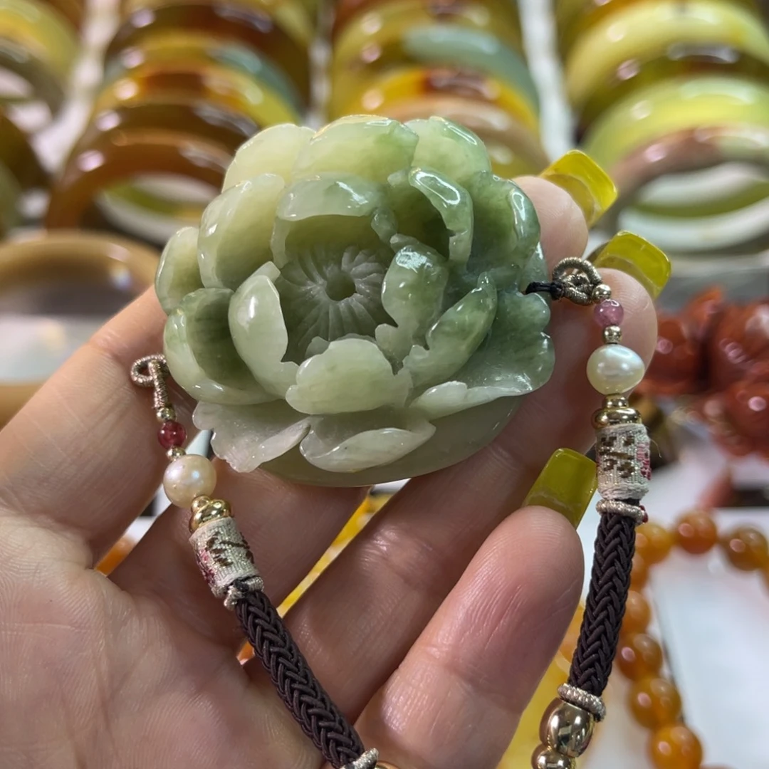 蛇纹石玉未镶嵌手牌