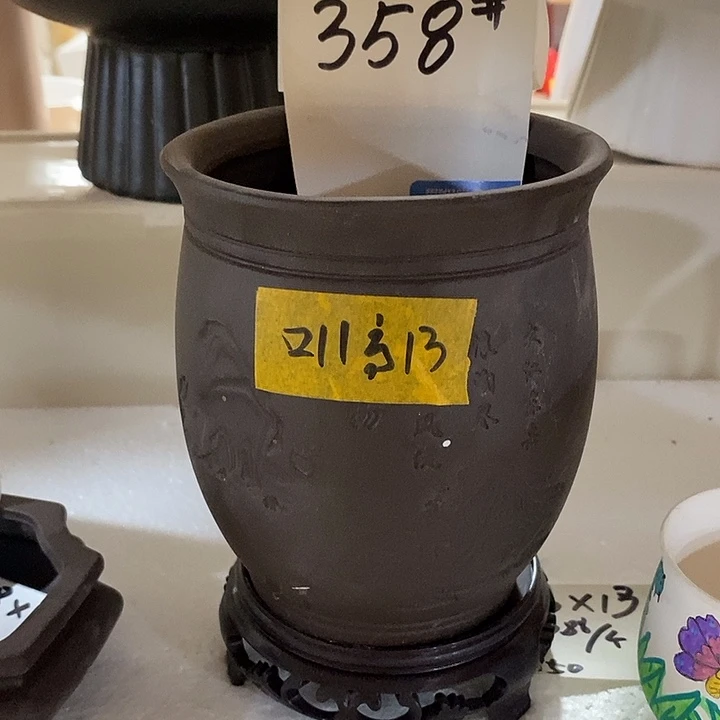 摆件陶盆有孔 瑕疵介意勿拍