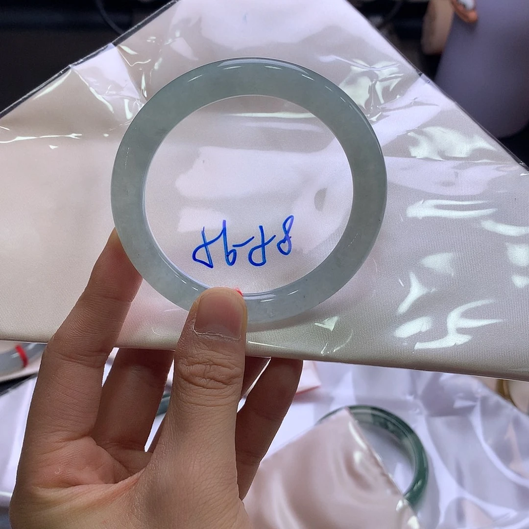 翡翠未镶嵌手镯翡翠