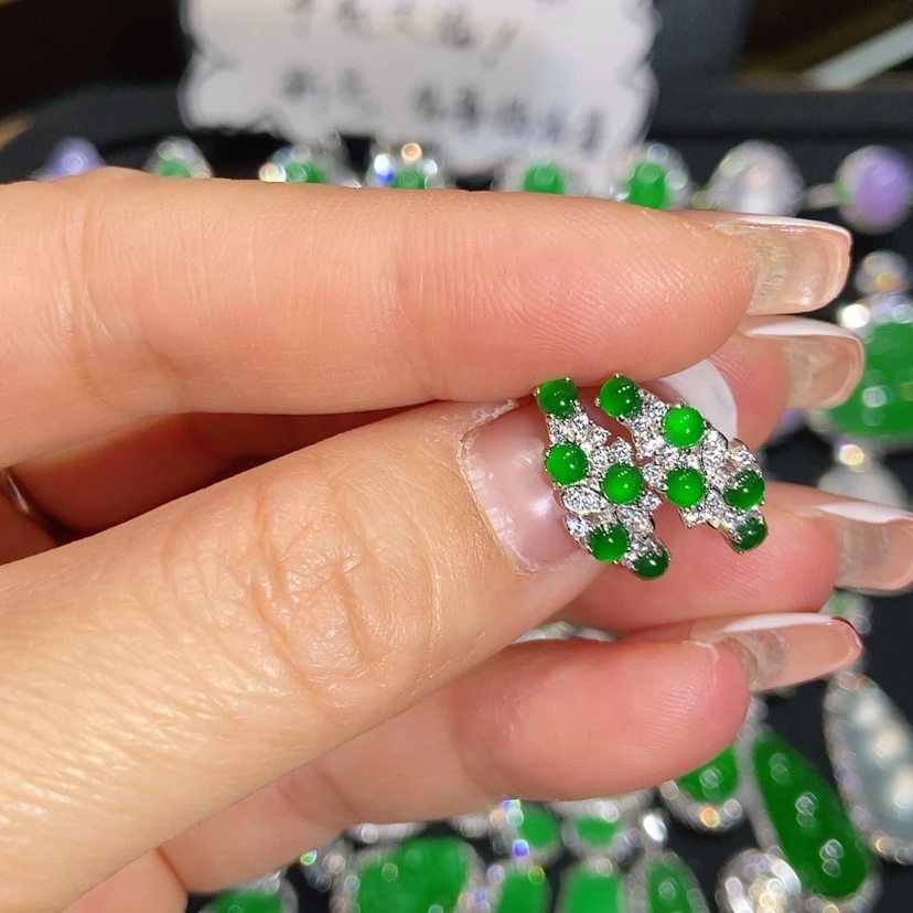 【闪购商品】翡翠耳饰未镶嵌天然翡翠