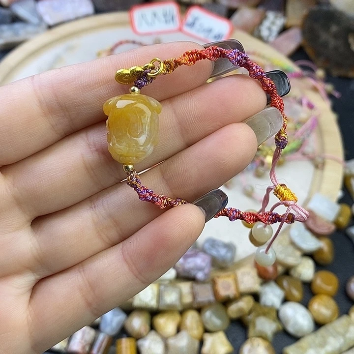 针钠钙石（海纹石）未镶嵌颈饰