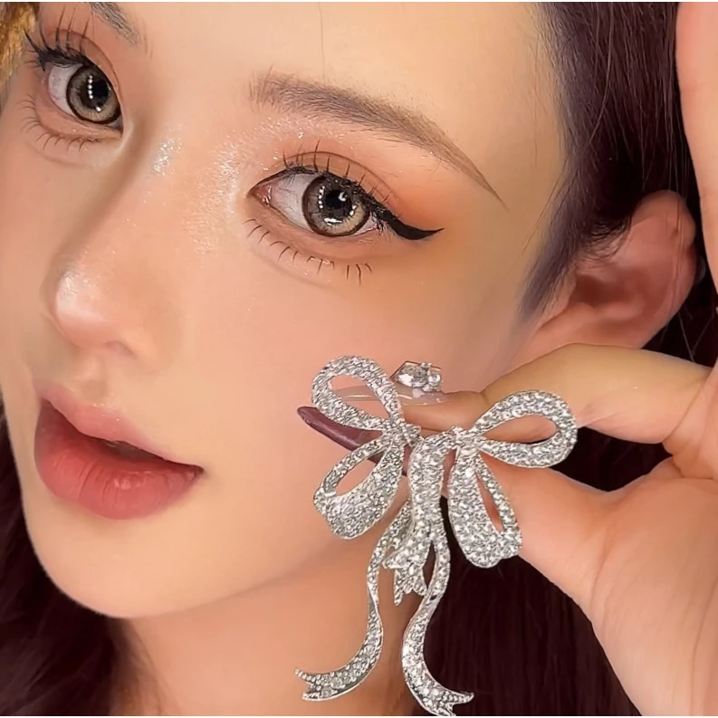 合金耳饰 满钻飘带蝴蝶结耳钉女冷淡风耳环轻奢小众设计感高级感