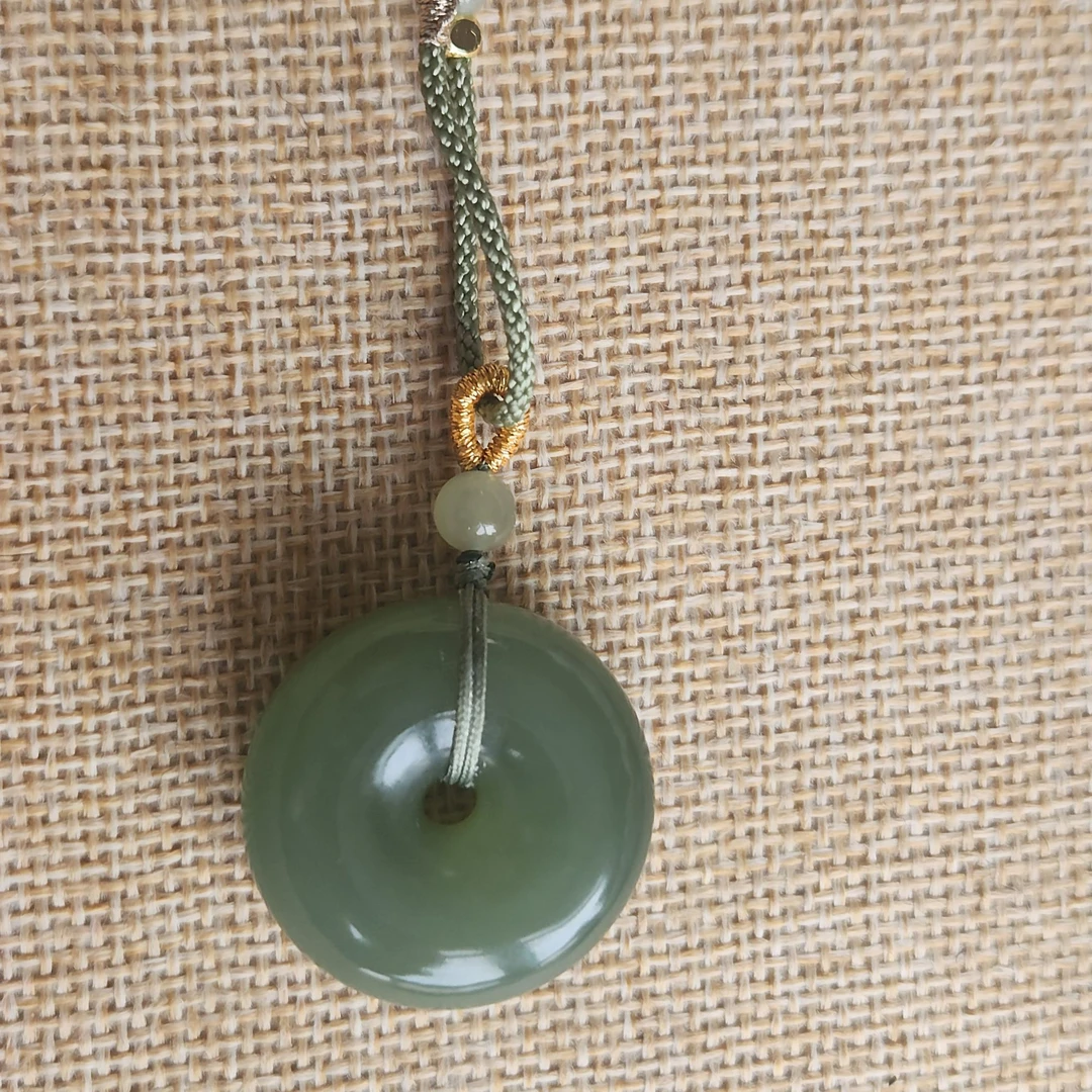 w 和田玉挂件 00083