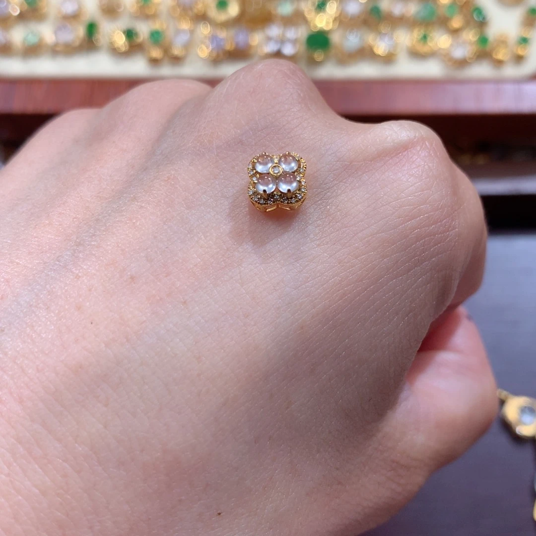 翡翠挂件18K金镶嵌半**醺翡翠