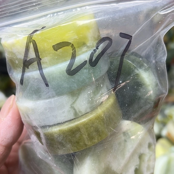 蛇纹石玉未镶嵌鱼缸石，盆景石