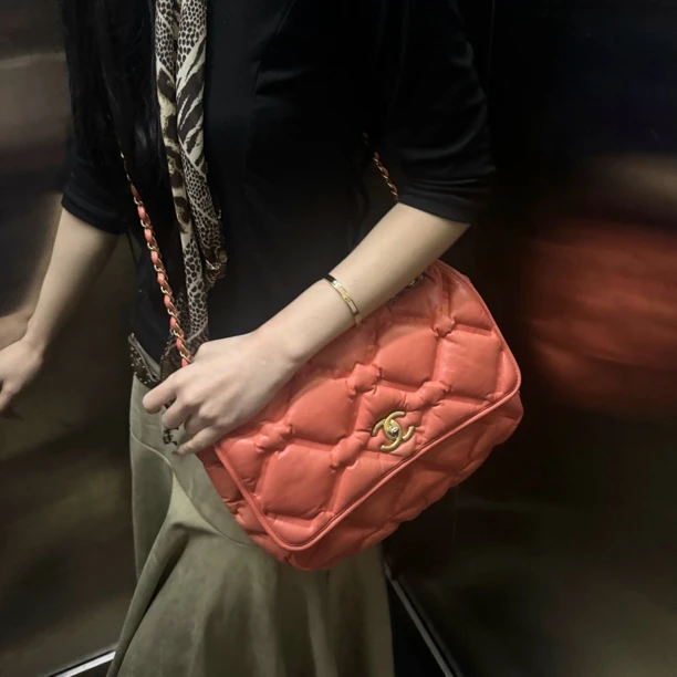 95新 Chanel/香奈儿 香奈儿桃粉色泡芙包斜挎包