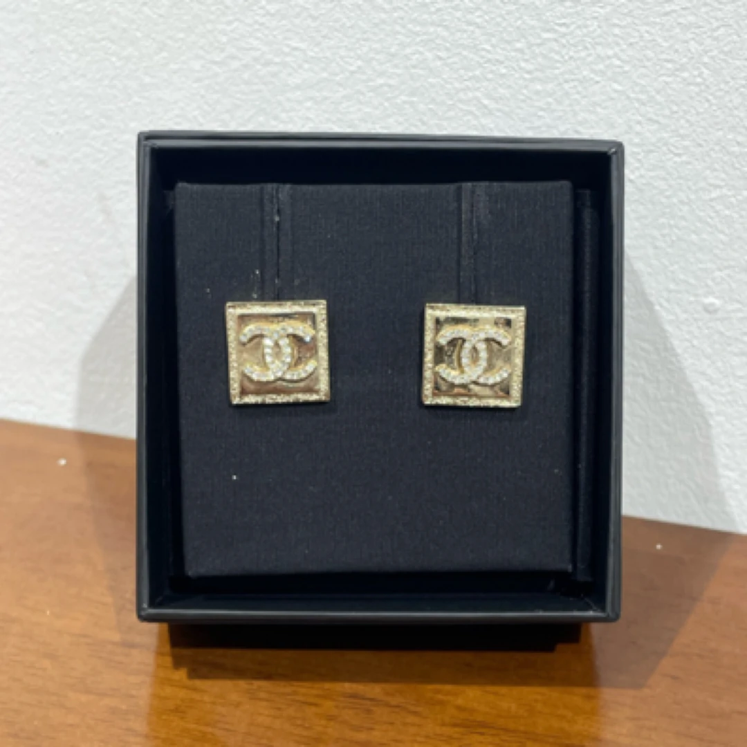 99新 Chanel/香奈儿 23P金色光面满钻方块耳钉