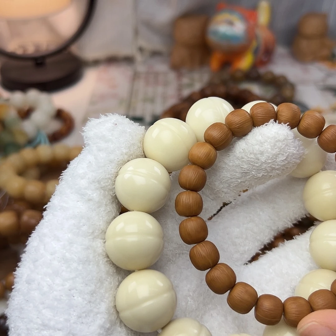 淡***色菩提根/象牙果手串牙果➕猴头097