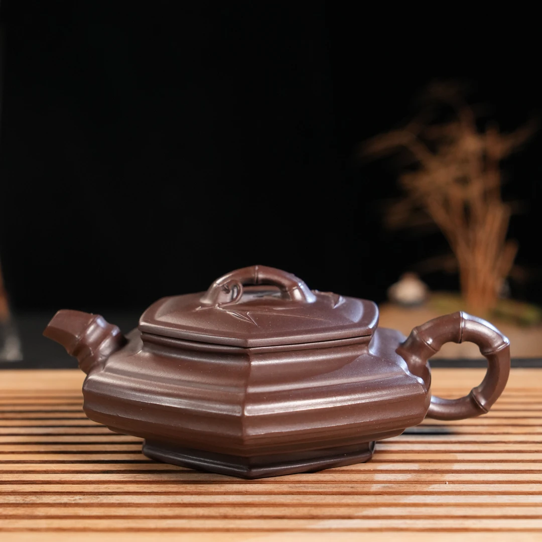 Z-FZQ-38   范卓群  宜兴手工紫砂  竹节虚扁