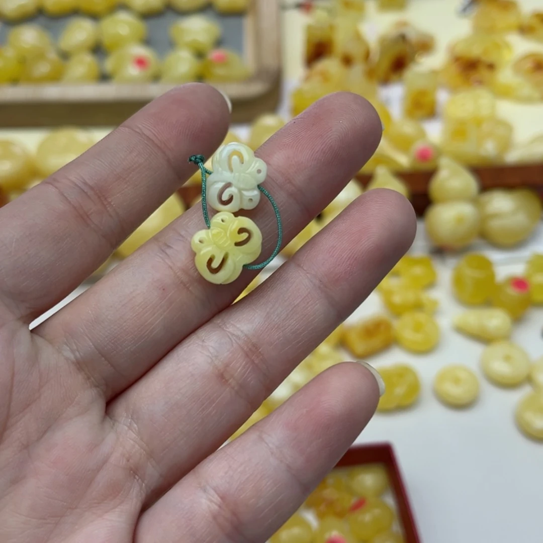 【闪购商品】蜜蜡裸石未镶嵌配饰