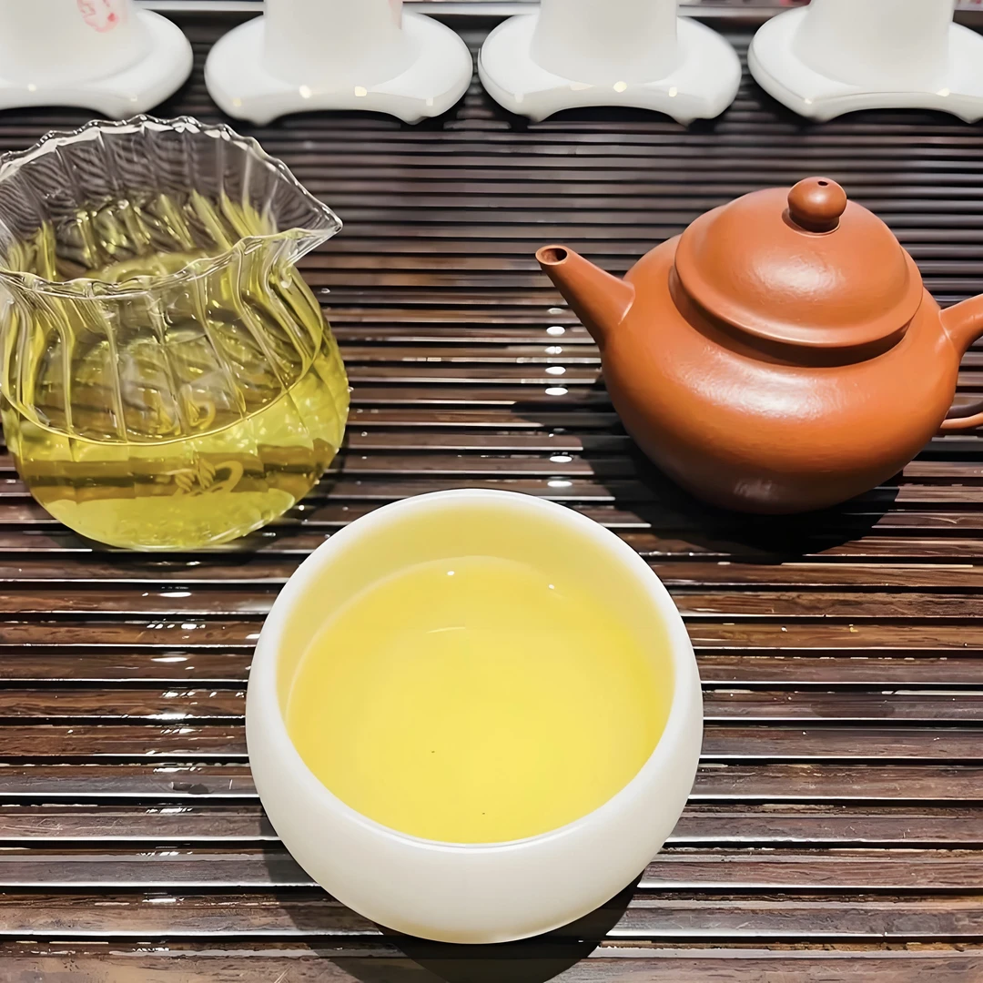 云南高山老树茶叶