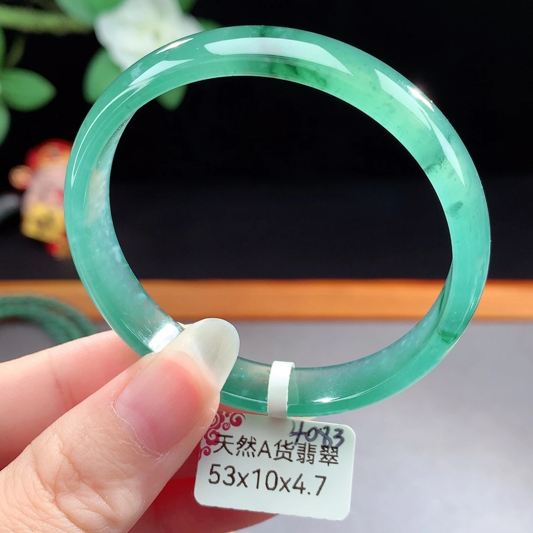 未镶嵌手镯（圆镯）翡翠