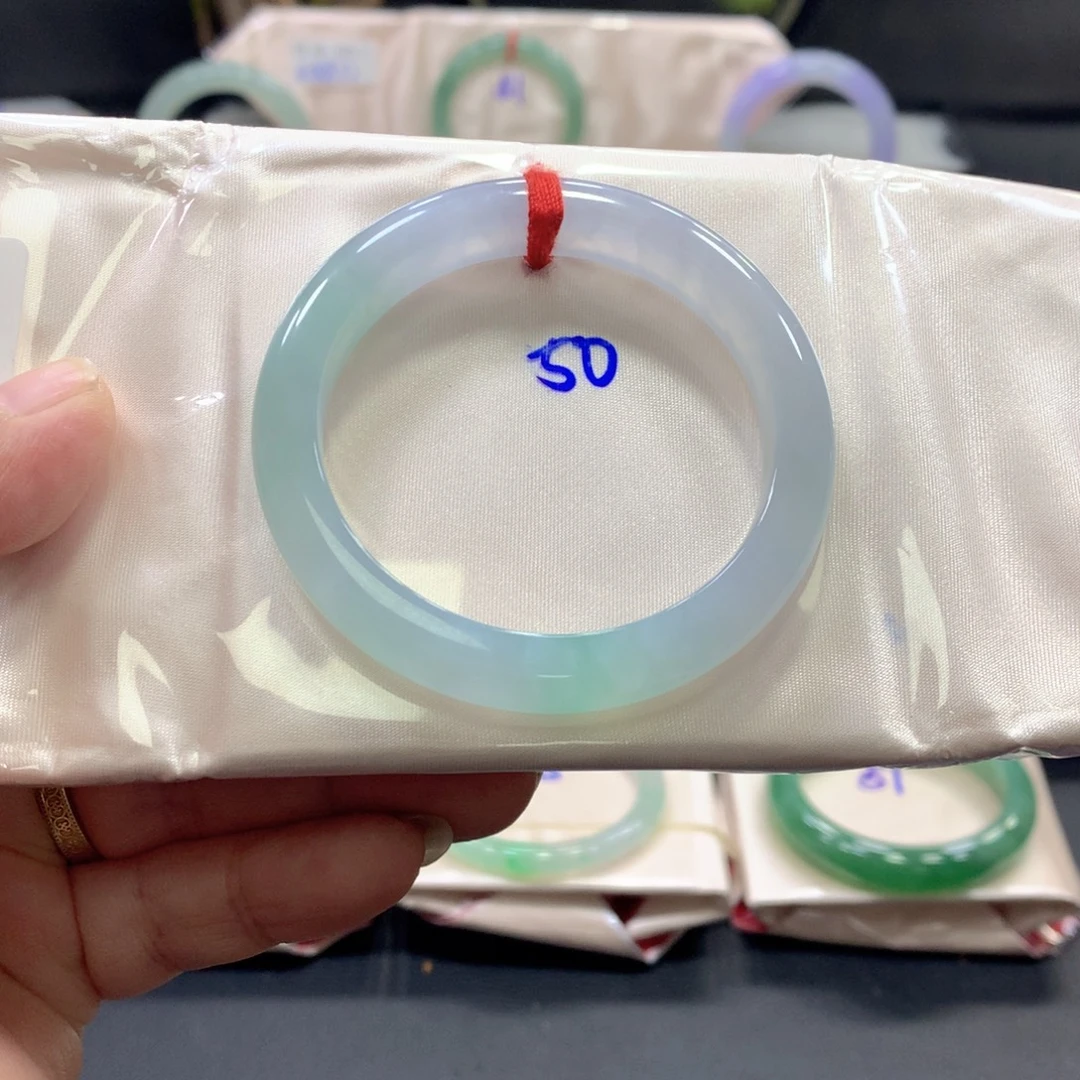 翡翠未镶嵌手镯50圈口
