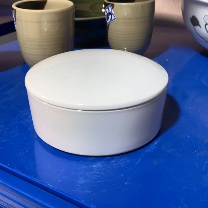 瓷片白瓷小墨盒一个