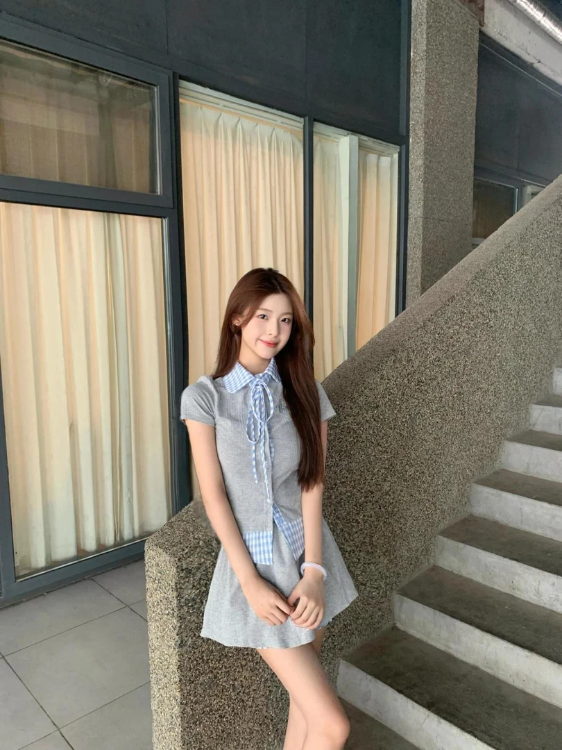 设计感格子拼接短袖针织衫女夏季甜辣妹减龄上衣半身短裙两件套装