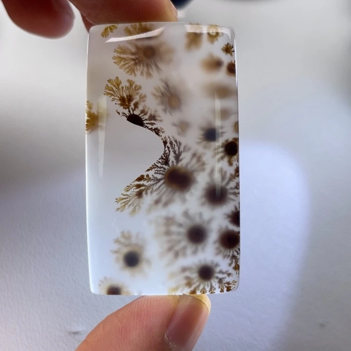 玛瑙/玉髓颈饰未镶嵌墨**开