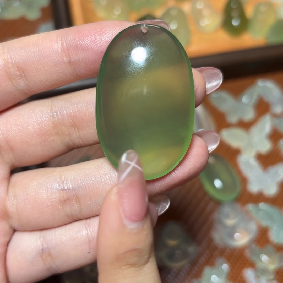 合金蛇纹石玉颈饰