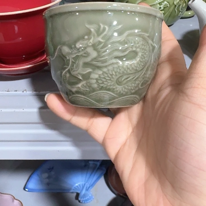 主人杯一个，瓷。。品茗