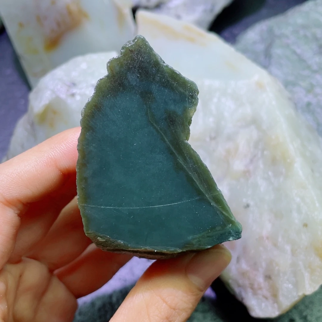 墨***钰和田玉未镶嵌珠宝半成品