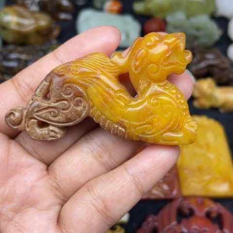 蛇纹石玉未镶嵌颈饰5