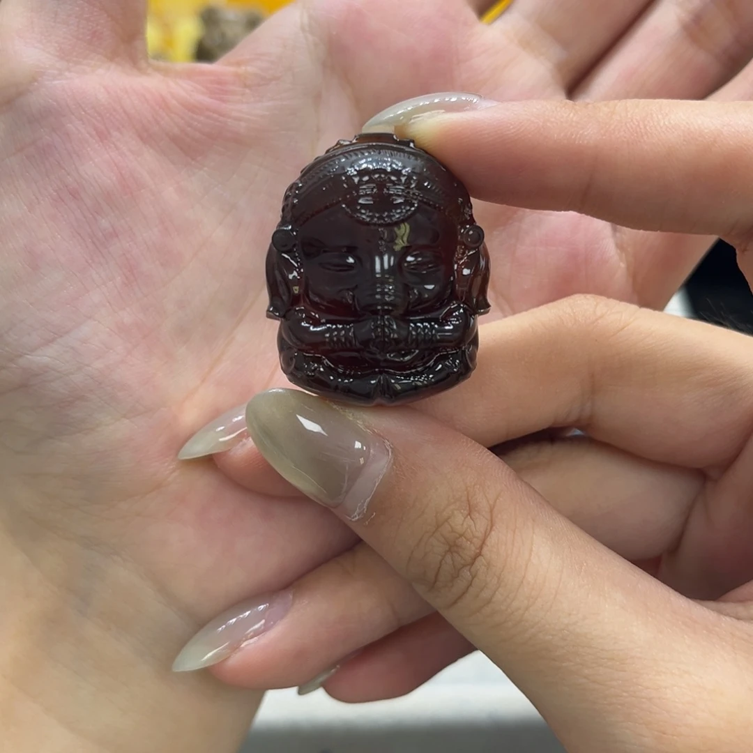 琥珀未镶嵌颈饰天然琥珀象神