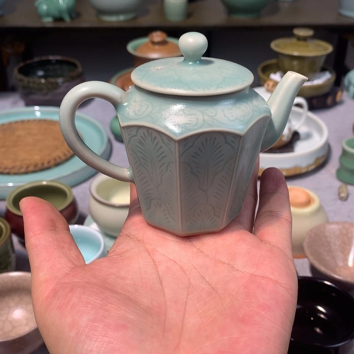 龙泉青瓷大业有成八方壶