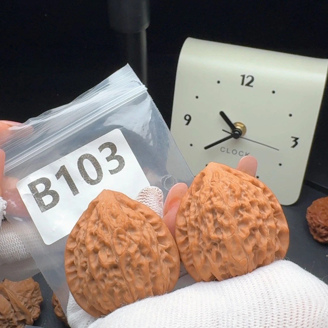 把件文玩核桃38+金牛B103