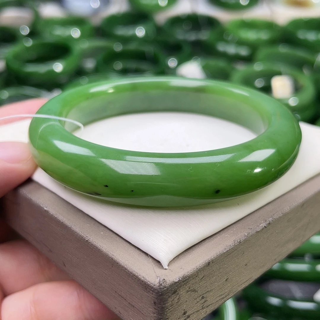 未镶嵌手镯和田玉（碧玉）