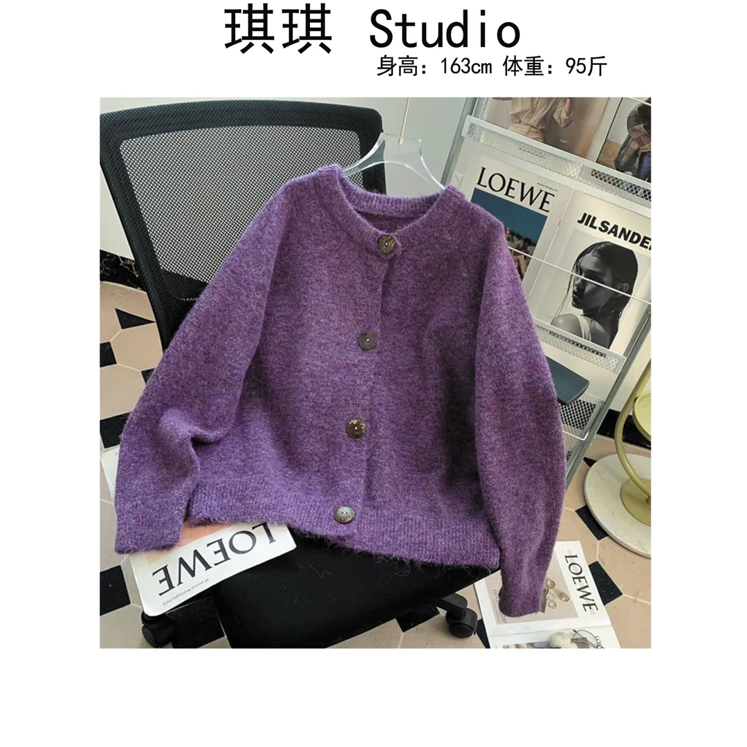 《琪琪家》秋季新款潮流气质时尚舒适亲肤大圆扣气质减龄开衫-CS