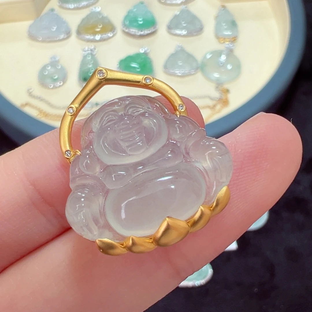 翡翠18K金镶嵌颈饰吊坠