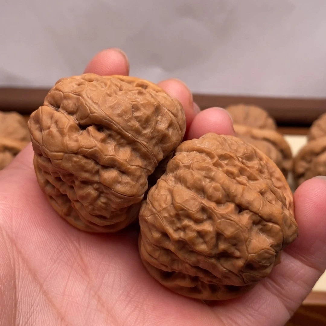 【闪购商品】文玩核桃把件边40左右