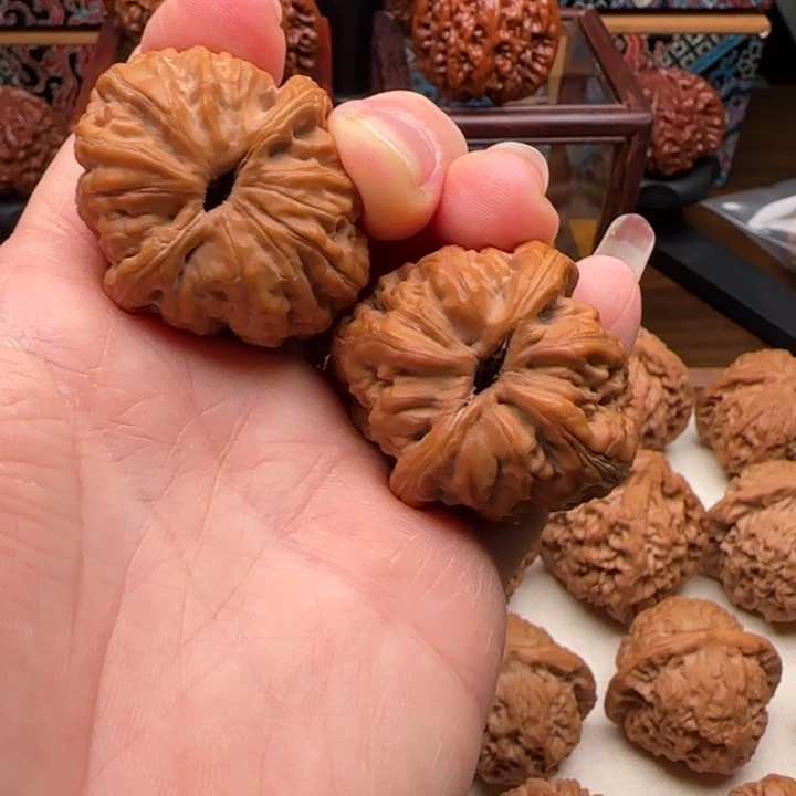 桃核把件领*平谷元宝