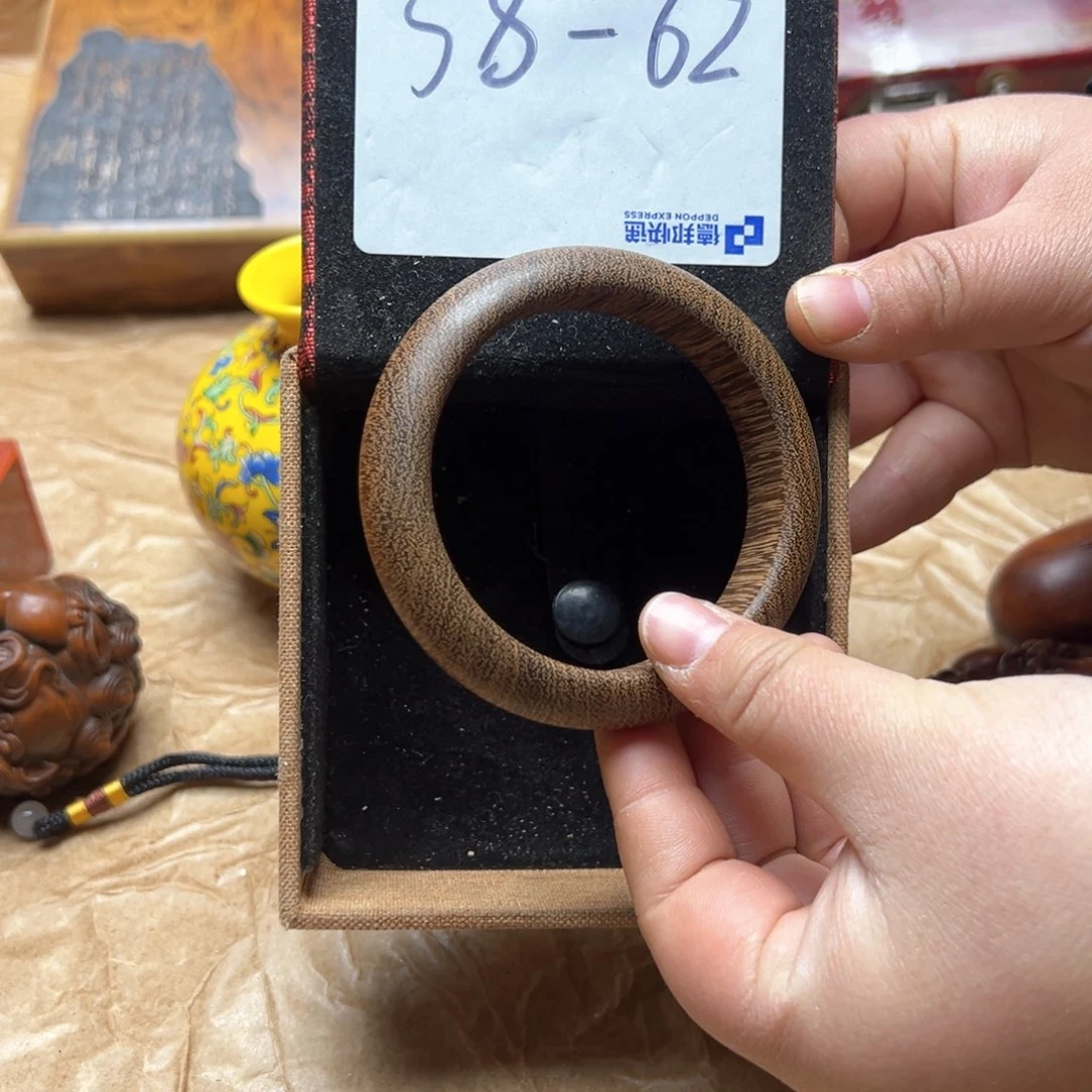 大叶紫檀（黑酸枝木类）