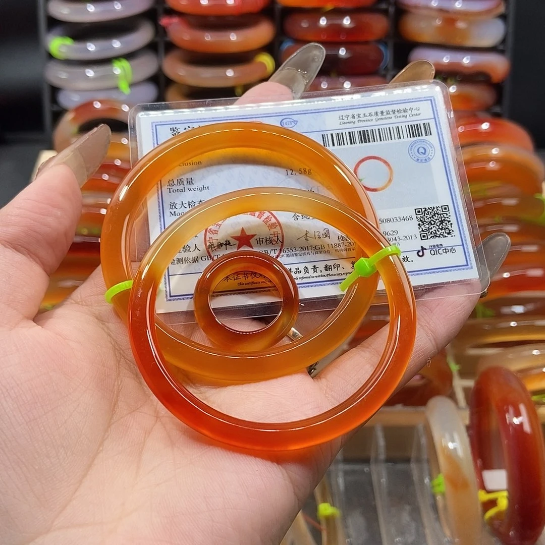 阿***呆玛瑙/玉髓未镶嵌手镯