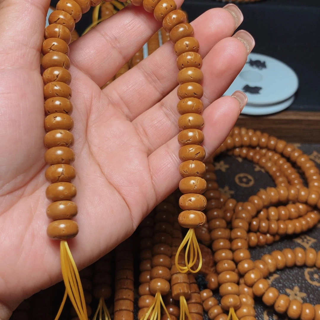 刘***飞桃核把件桃核单圈