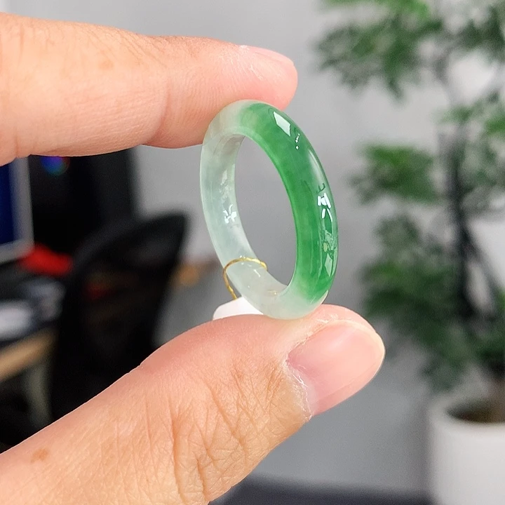 翡翠未镶嵌戒指18号