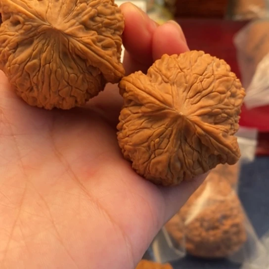 【闪购商品】文玩核桃吊坠一**倒绣球