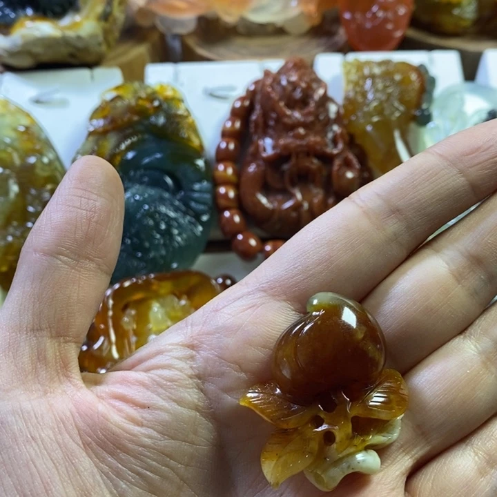 未镶嵌蛇纹石玉颈饰