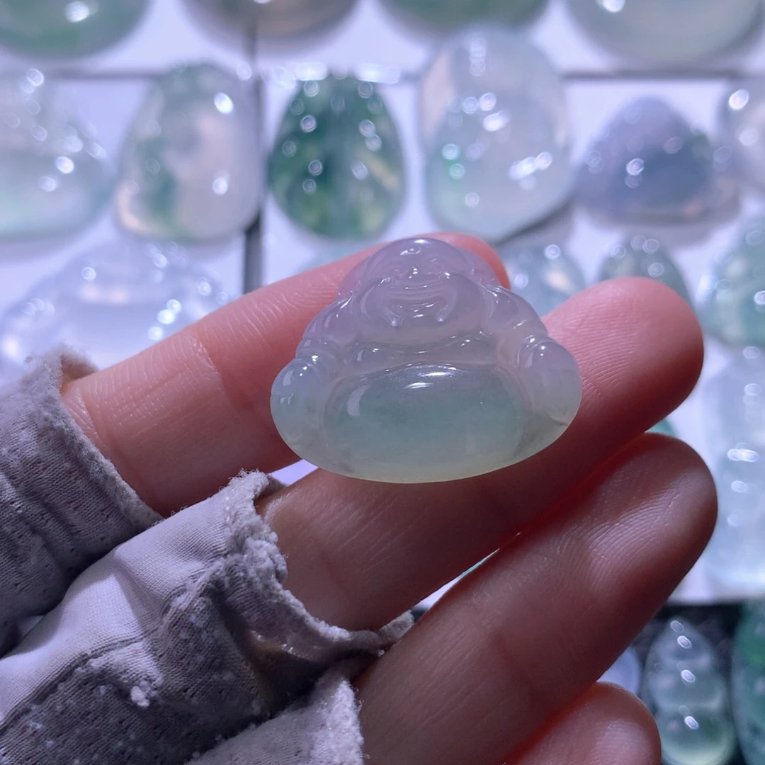 翡翠未镶嵌颈饰佛