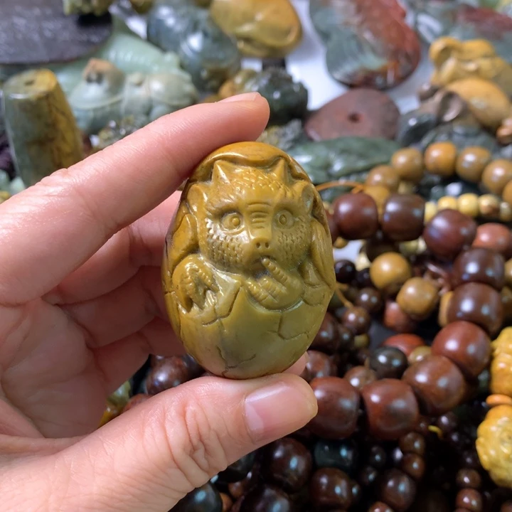 未镶嵌岫岩河磨玉（透闪石质玉）把件幸*