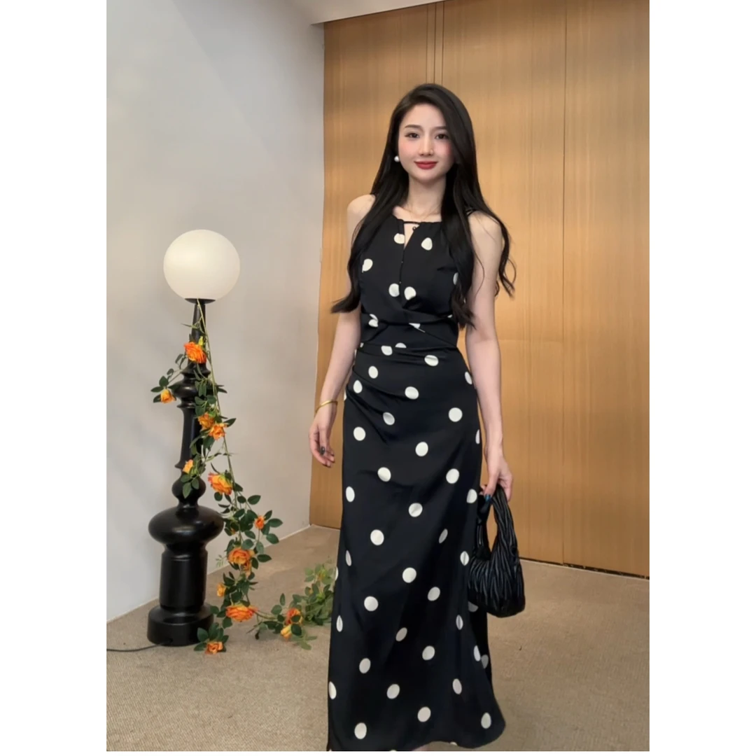 M220 夏季度假风长裙高级感气质女神范波点设计感小众吊带连衣裙