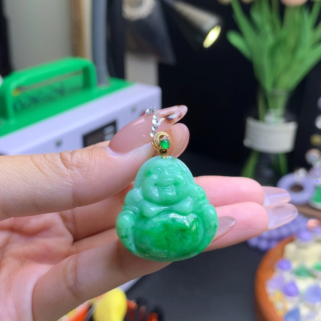 翡翠18K金镶嵌颈饰