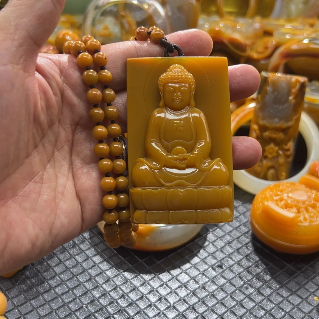 颈饰未镶嵌石英质玉