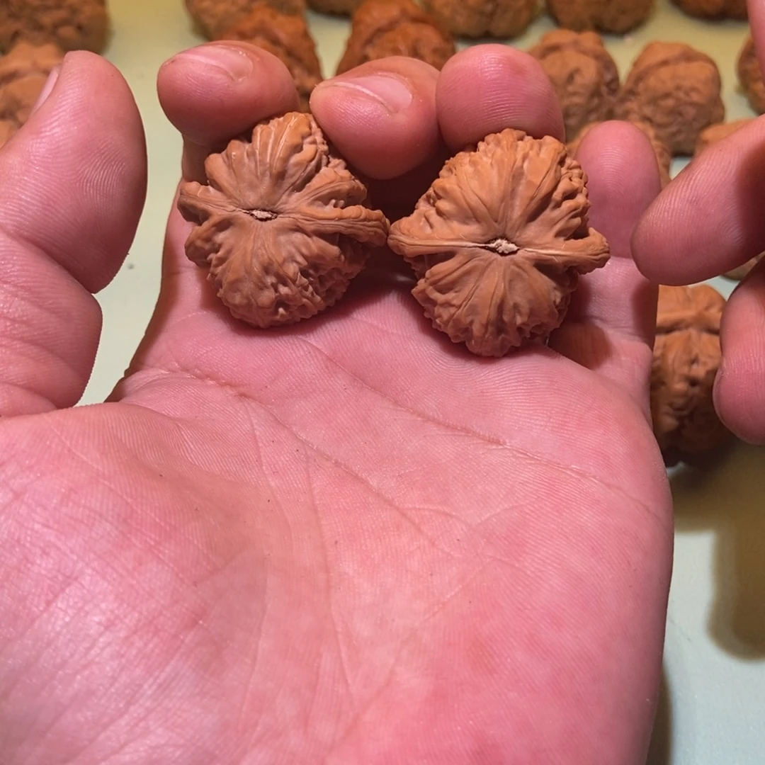 文玩核桃吊坠董****c狮子头34